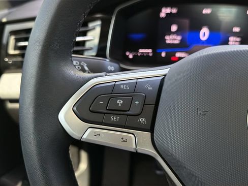 Used 2025 Volkswagen Jetta SE w/ Sunroof Package FWD image 23