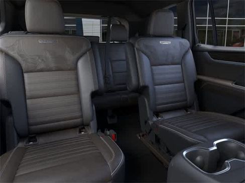 New 2026 GMC Acadia Denali Ultimate w/ LPO, Floor Liner Package image 17
