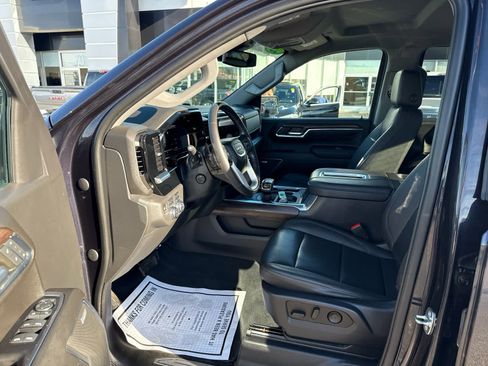 Used 2022 GMC Sierra 1500 SLT AWD/4WD image 13