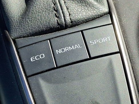 Used 2024 Toyota Camry SE w/ Cold Weather Package FWD image 24