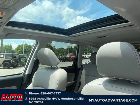 Used 2017 Subaru Forester 2.5i Limited AWD/4WD image 8