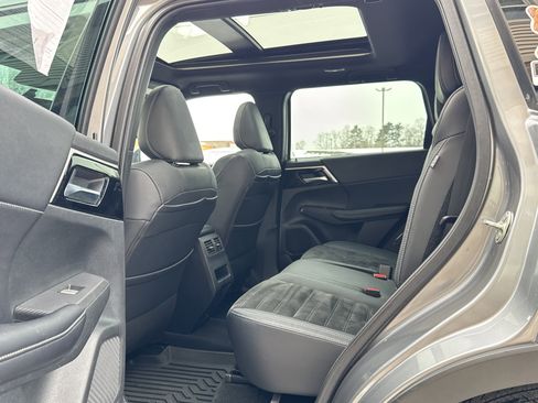 Used 2022 Mitsubishi Outlander SEL Black Edition image 10