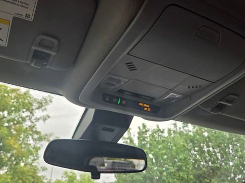 Used 2022 Chevrolet Equinox LT FWD image 26