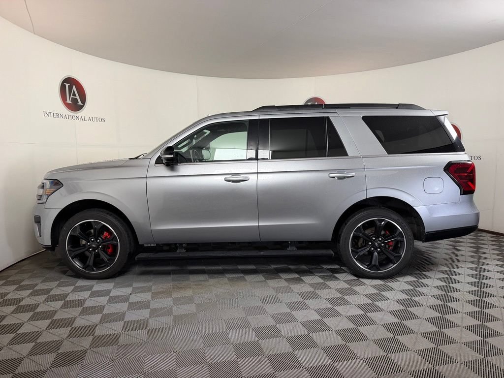 Used 2022 Ford Expedition Limited AWD/4WD image 9