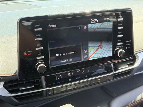 Used 2021 Toyota Sienna XSE w/ Protection Package (TMS) FWD image 9