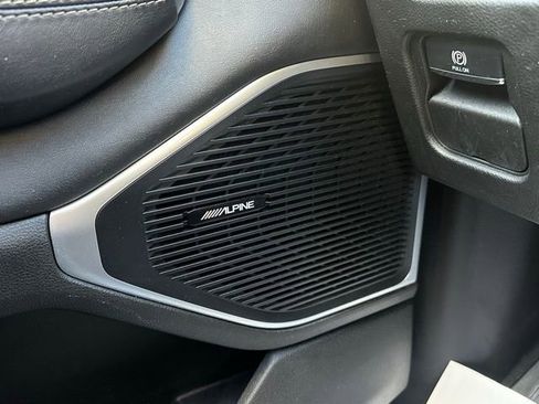 Used 2024 Jeep Wagoneer L Series II w/ Premium Group I image 20