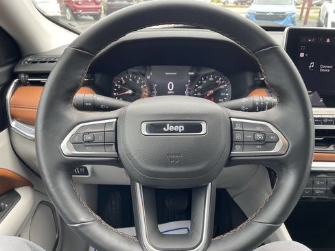 Used 2022 Jeep Compass Limited image 14