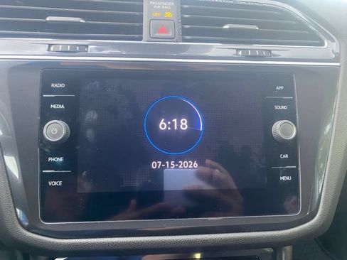 Used 2022 Volkswagen Tiguan SE FWD image 19