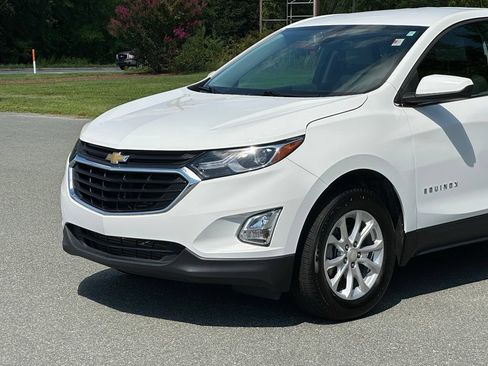 Used 2020 Chevrolet Equinox LT w/ Driver Convenience Package AWD/4WD image 35
