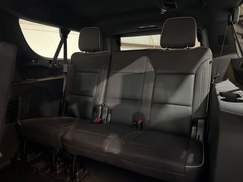 Used 2024 GMC Yukon XL SLT image 35