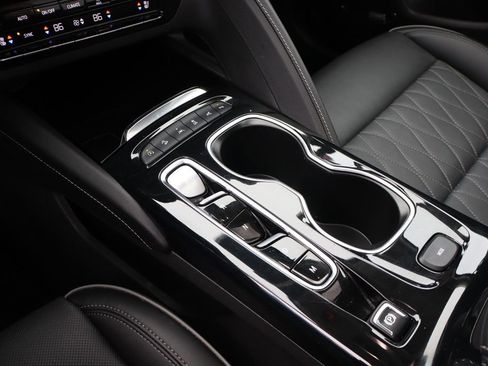 Used 2023 Buick Envision Avenir image 25