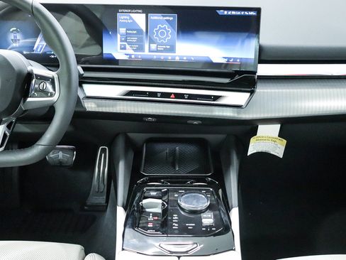 New 2027 BMW i5 M60 w/ M Sport Package RWD image 13