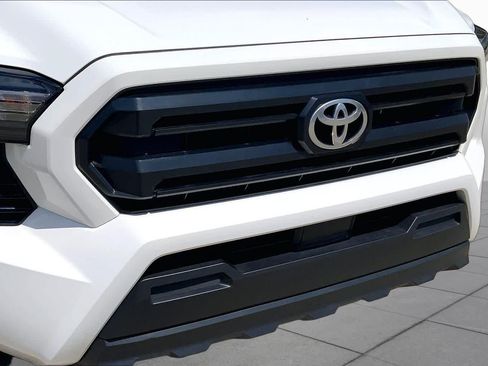 Used 2025 Toyota Tacoma SR RWD image 28