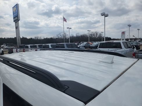 Used 2020 Ford Explorer XLT w/ Equipment Group 202A image 9