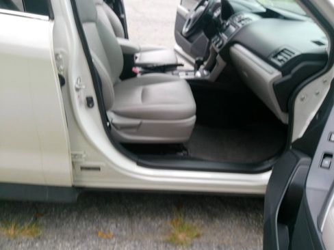 Used 2014 Subaru Forester 2.5i Limited AWD/4WD image 28