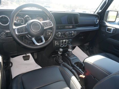 New 2025 Jeep Wrangler Sahara image 31