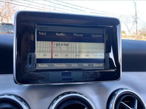 Used 2015 Mercedes-Benz GLA 250 4MATIC image 32