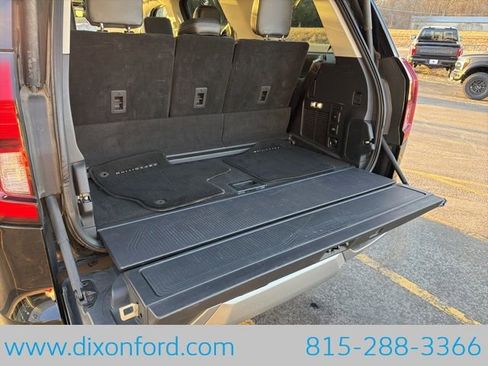 Used 2025 Ford Expedition Platinum image 28