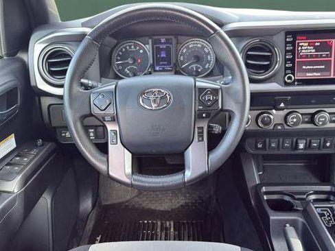 Used 2020 Toyota Tacoma TRD Off-Road w/ Technology Package image 30