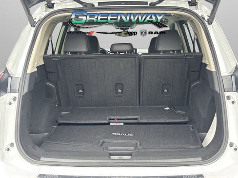 Used 2025 Nissan Rogue Platinum image 29
