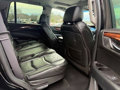 Used 2015 Cadillac Escalade Premium image 11