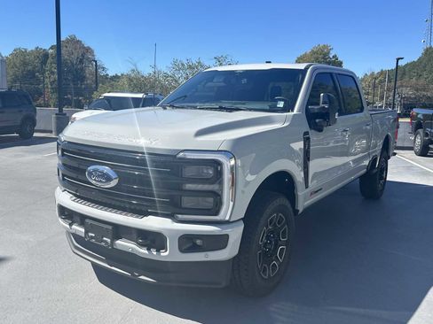 Used 2025 Ford F350 Platinum image 3