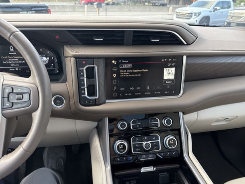 Used 2024 GMC Yukon Denali w/ Denali Reserve Package AWD/4WD image 25