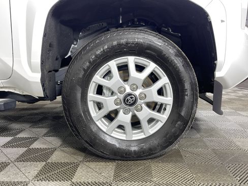Used 2025 Toyota Tacoma SR5 image 9