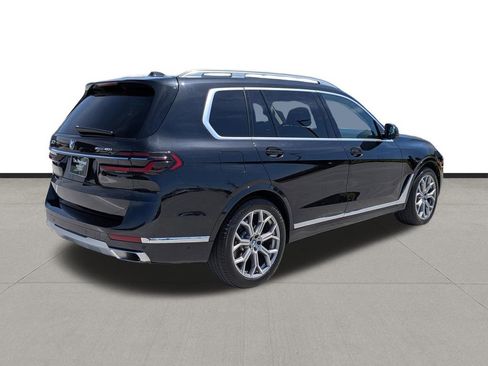 Used 2024 BMW X7 xDrive40i w/ Premium Package image 5