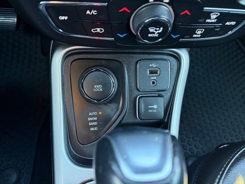 Certified 2021 Jeep Compass Latitude w/ Convenience Group image 15