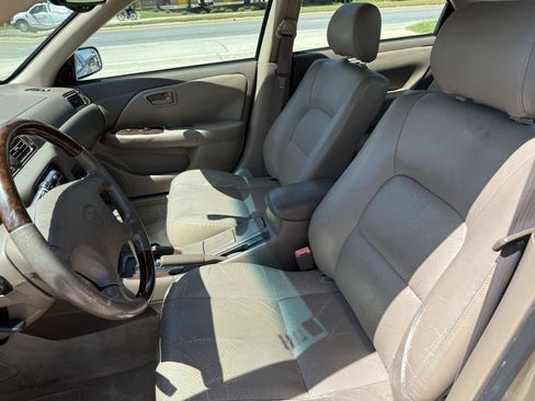 Used 2001 Toyota Camry LE FWD image 11
