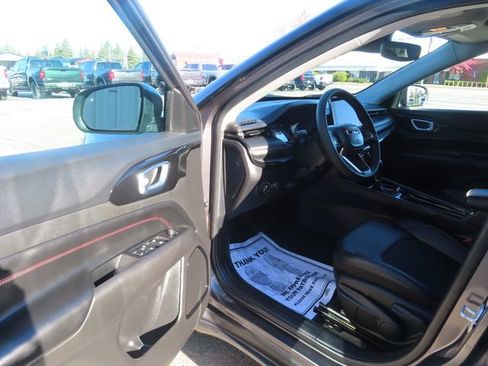 Used 2022 Jeep Compass Trailhawk AWD/4WD image 17