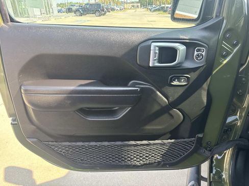 Used 2021 Jeep Wrangler Sport AWD/4WD image 18