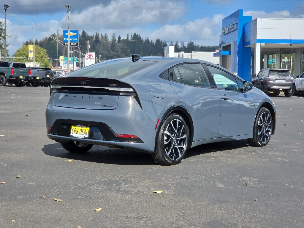 Used 2024 Toyota Prius Prime Premium FWD image 5