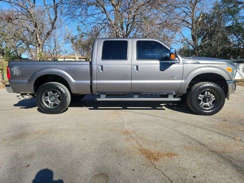 Used 2011 Ford F250 Lariat w/ Lariat Interior Pkg AWD/4WD image 13