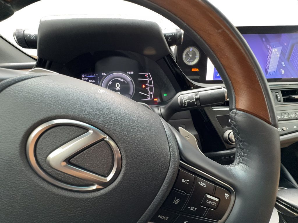 Used 2023 Lexus ES 300h w/ Accessory Package (Z1) FWD image 44