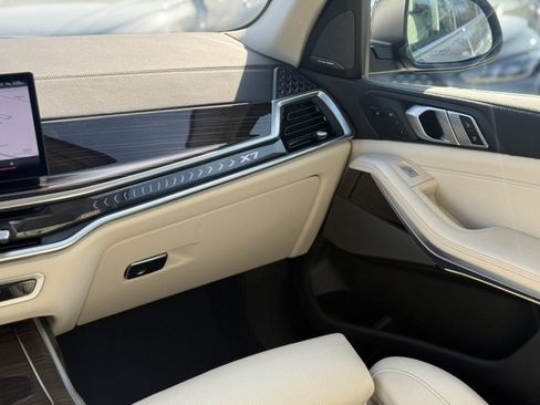 Certified 2025 BMW X7 xDrive40i w/ Executive Package image 28