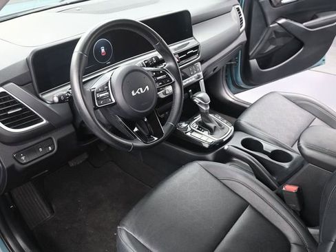 Used 2024 Kia Seltos EX image 13