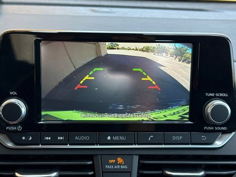 Used 2024 Nissan Altima 2.5 S FWD image 27