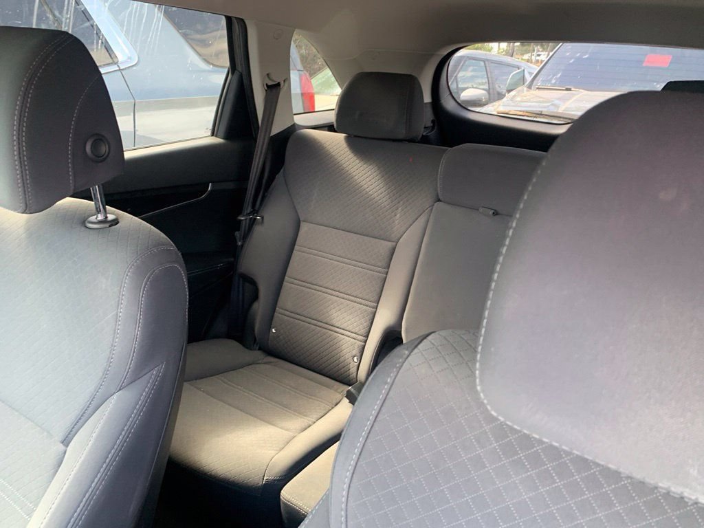 Used 2017 Kia Sorento FWD w/ LX Convenience Package image 10
