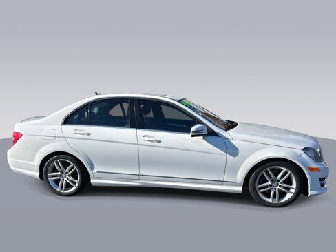 Used 2013 Mercedes-Benz C 300 Sport image 2