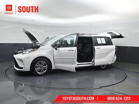 Used 2023 Toyota Sienna XSE w/ XSE Plus Package AWD/4WD image 59