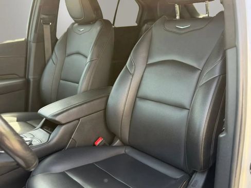 Used 2019 Cadillac XT4 Sport w/ Cold Weather Package FWD image 11