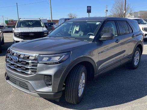 New 2026 Ford Explorer Active image 7