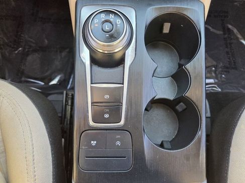 Certified 2022 Ford Escape SE w/ SE Sport Appearance Package FWD image 27