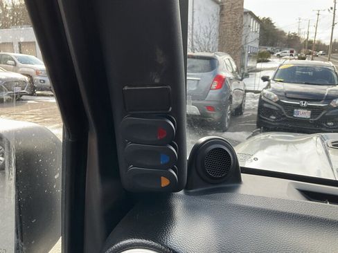 Used 2013 Jeep Wrangler Rubicon w/ PWR Convenience Group image 23