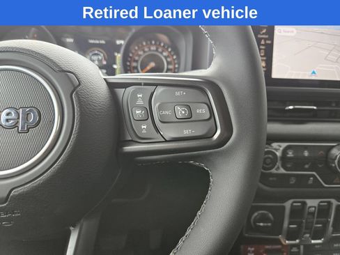 Used 2025 Jeep Gladiator Sport AWD/4WD image 15