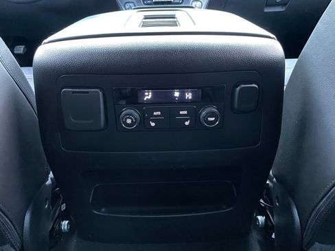 Used 2020 GMC Yukon Denali image 28