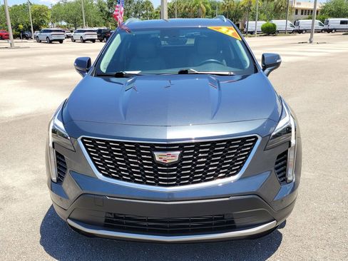 Used 2021 Cadillac XT4 Premium Luxury w/ Enhanced Visibility Package FWD image 8