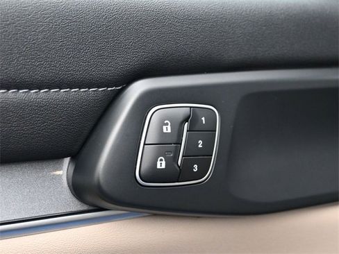 Used 2025 Ford Ranger Lariat w/ Chrome Accent Package image 22